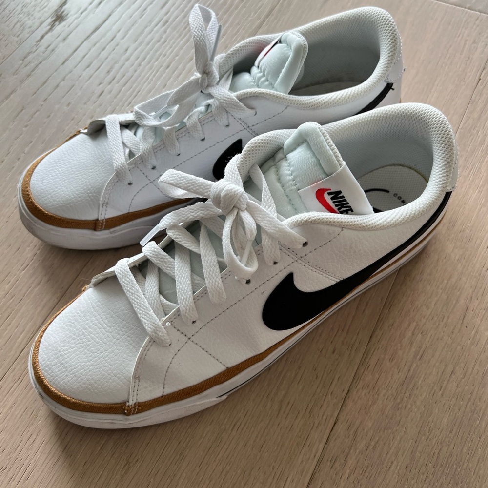 Nike court legacy sneakers! Like new!